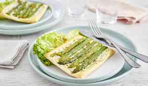 Tartes feuilletées chèvre-asperge à l’estragon