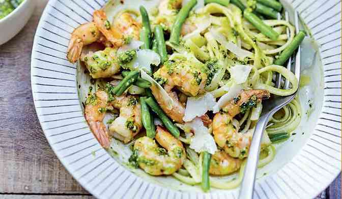 Linguine au pesto, crevettes et haricots verts