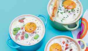 Œufs cocotte fèves et lardons