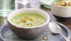 Velouté de brocolis et poireaux caramélisés