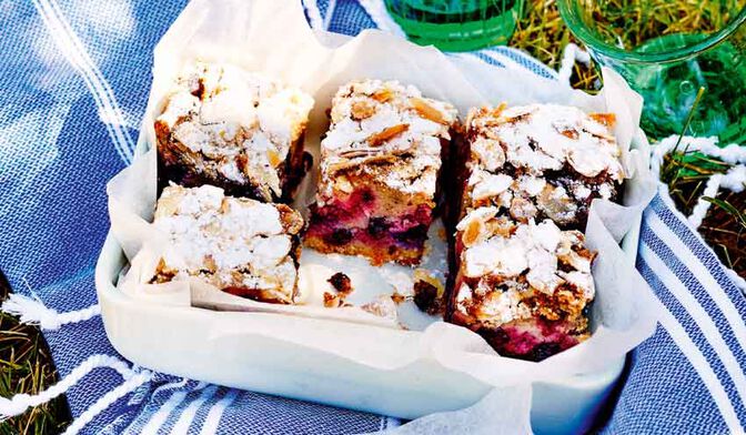 Gâteau aux amandes et fruits rouges
