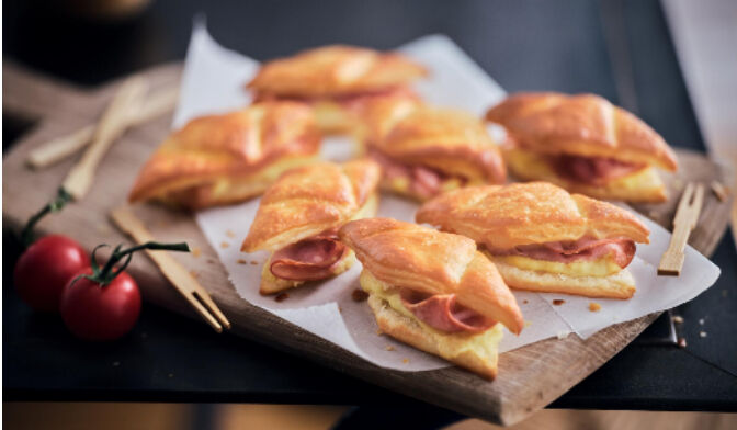 8 MINI CROISSANTS APERO
