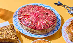 Galette des rois frangipane pralines roses et framboise