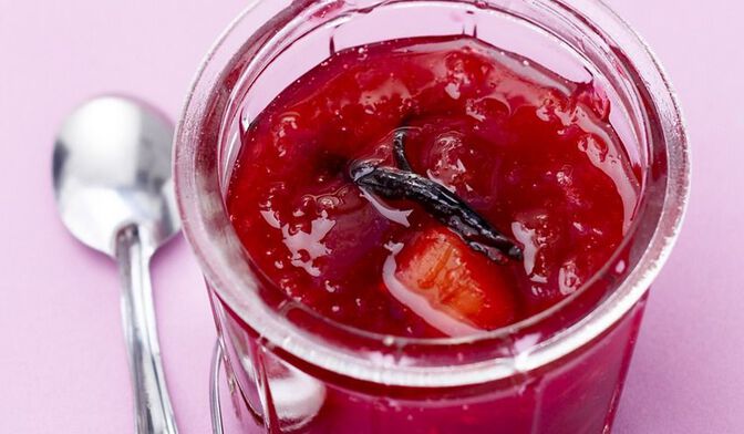 Confiture de rhubarbe et framboise à la rose