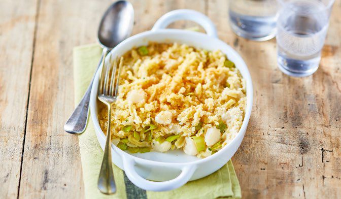 Gratin de pâtes aux Saint-Jacques* et fondue de poireaux