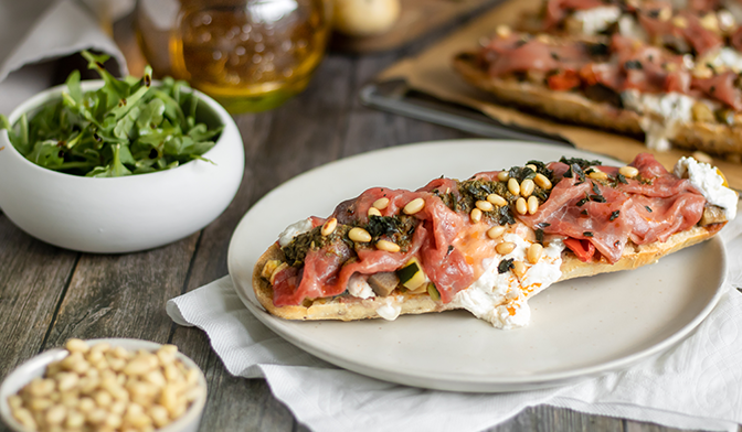 Tartine méridionale à la burrata, carpaccio et pistou