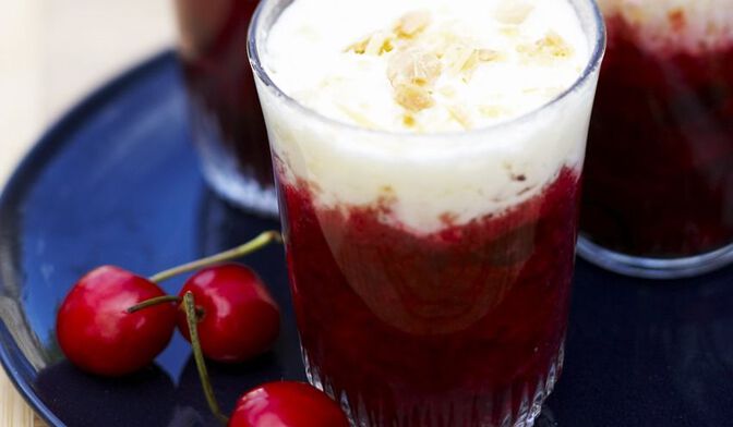 Soupe très fraîche de cerises à l'orgeat