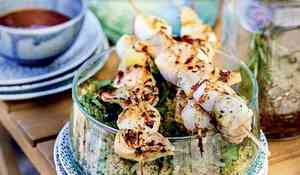 Brochettes de Saint-Jacques et cœurs d’artichauts