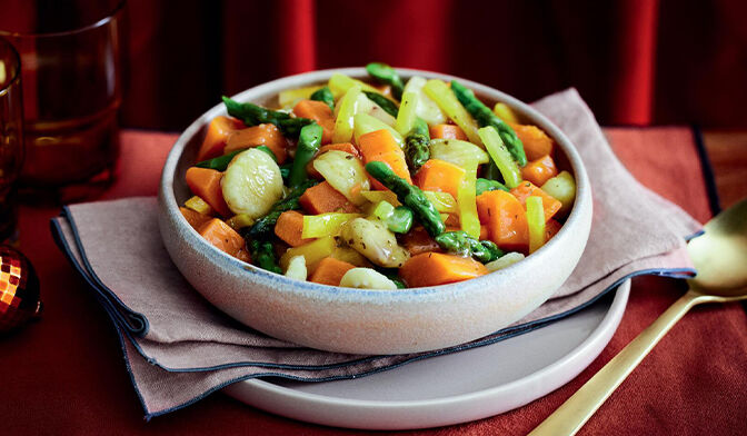 Poêlée de patate douce, asperge, carotte jaune, châtaigne