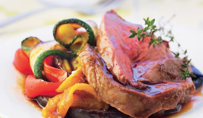 Gigot d'agneau glacé au miel et à la fleur d'oranger