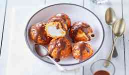 6 PROFITEROLES
