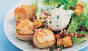 Salade de Saint-Jacques à la lyonnaise