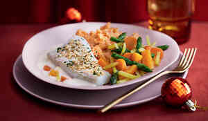 Cabillaud en croûte de noisettes, écrasé de patate douce, légumes