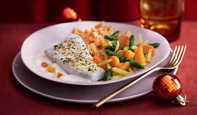 Cabillaud en croûte de noisettes, écrasé de patate douce, légumes