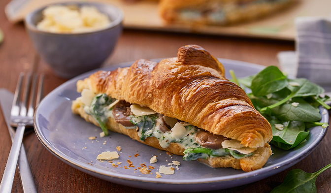 Croissants aux champignons et épinards à la béchamel