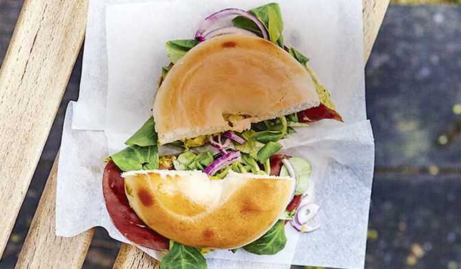 Bagel avocat - bresaola