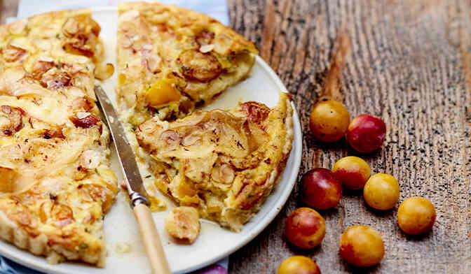 Tarte au reblochon et aux mirabelles