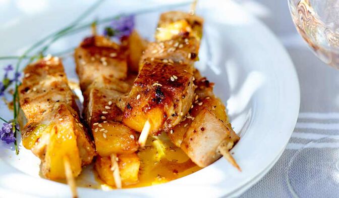 Brochettes de thon et ananas au wasabi
