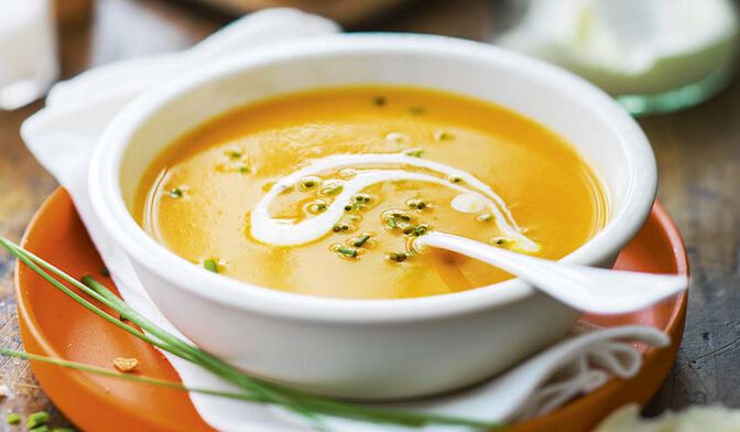 Velouté patate douce, carotte jaune, ciboulette