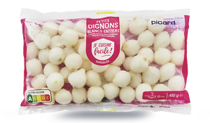 Petits oignons blancs entiers, épluchés