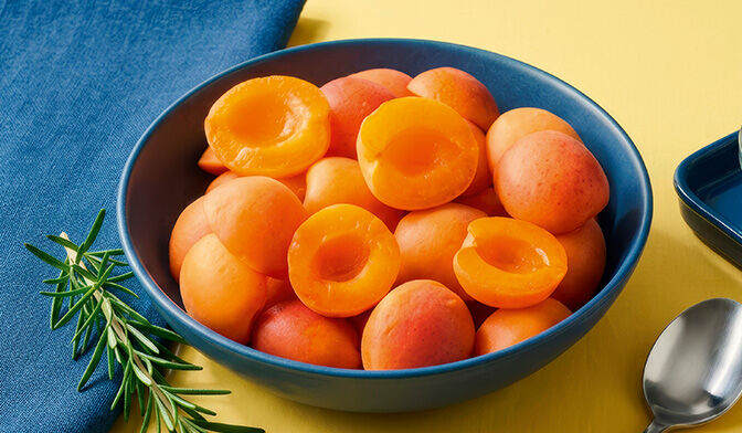 Abricots en oreillons, France — vue 3