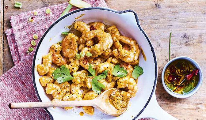 Crevettes au curry rouge