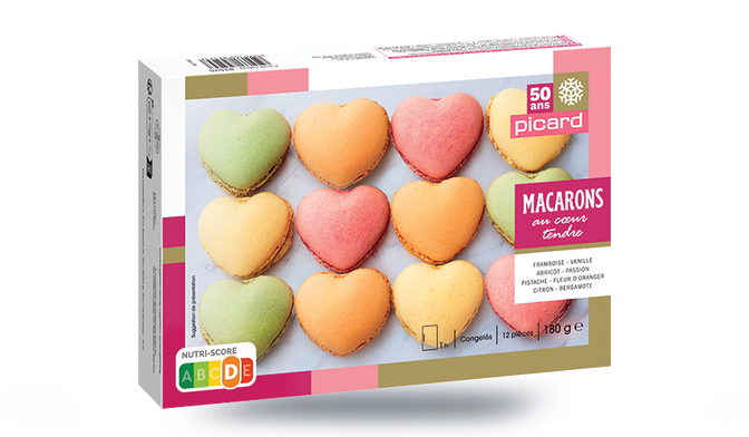 12 MACARONS COEUR 50 ANS