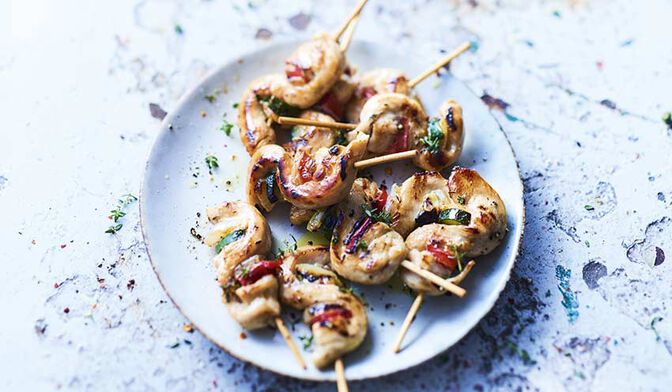 Mini-brochettes de poulet au miel et au thym