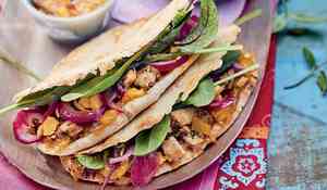 Sandwich naan et chutney de mangue