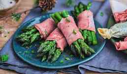 6 fagots d'asperges vertes bard&eacute;s de jambon speck