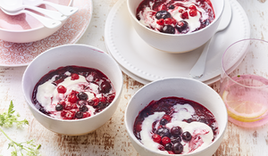 Compotée de fruits rouge à la crème