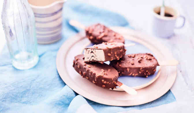 4 b&acirc;tonnets pralin&eacute;