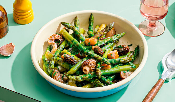 Poêlée pointes asperges vertes, cèpes et morilles — vue 3
