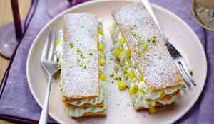Millefeuille croustillant de mangue et pistache