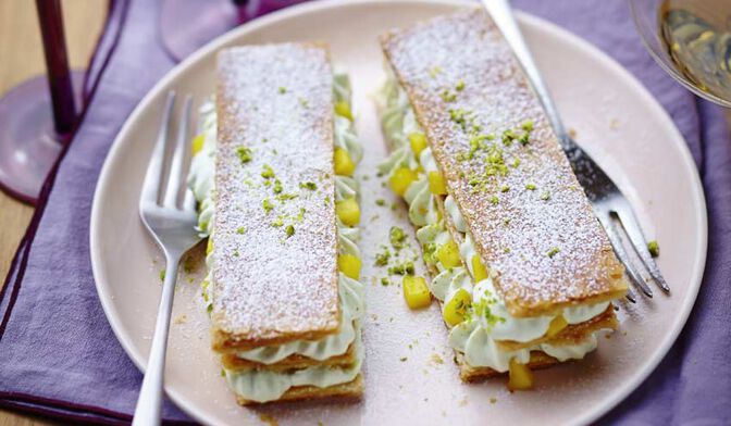 Millefeuille croustillant de mangue et pistache