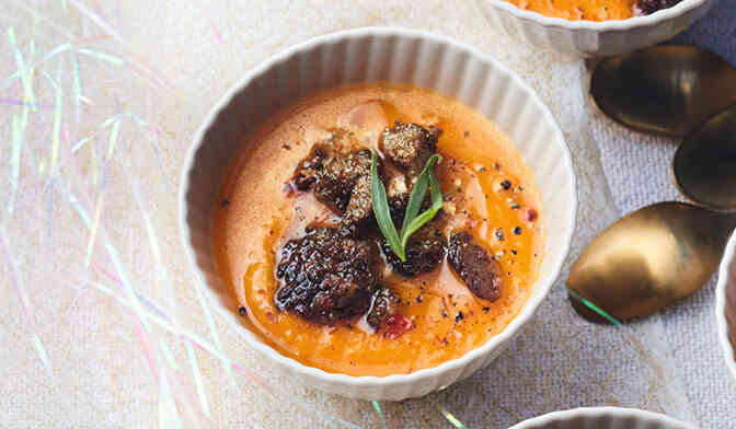 Soupe de potimarron confit au miel, crumble de kefta