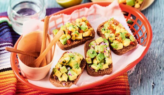 Assortiment de 6 mini-avocado toast