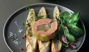 Foie gras aux poires comice