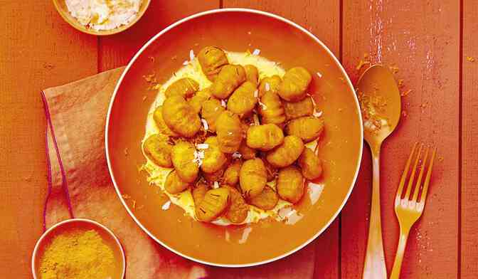 Gnocchi de patate douce à la menthe et sauce au safran
