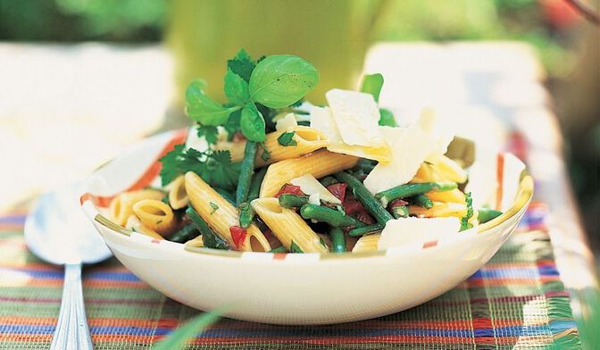 Penne et haricots verts aux tomates marinées