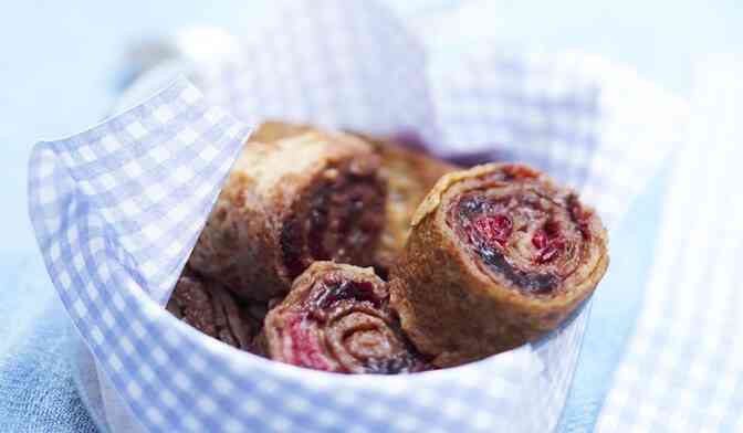 Crêpe roulée chocolat maison confit de cerises