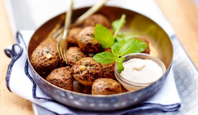 12 FALAFELS CE