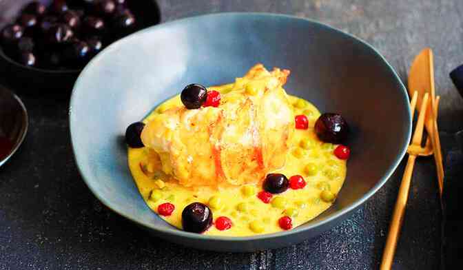 Langouste, sauce safranée multicolore