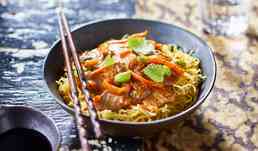 BOEUF AUX OIGNONS/NOUILLE