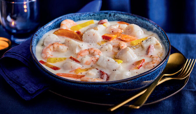 Noix de Saint-Jacques*, cabillaud, crevettes sauce au Sauternes