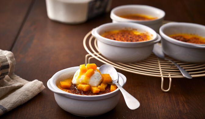 Crème brulée passion-coco-mangue