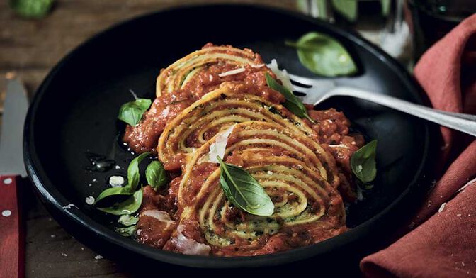 Roulés à la ricotta et aux épinards, sauce tomate