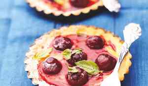 Tartelette citron, cerises, basilic
