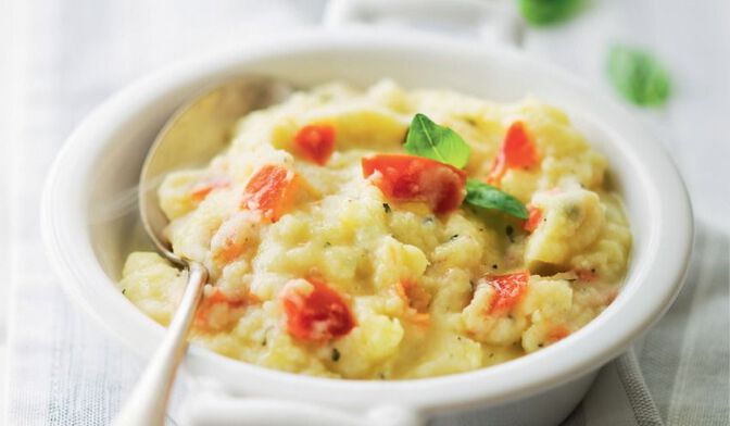 Purée de pomme de terre à la tomate et à la mozzarella