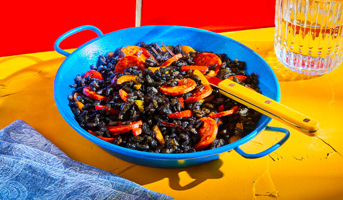 Riz noir à l’encre de seiche au chorizo — vue 3
